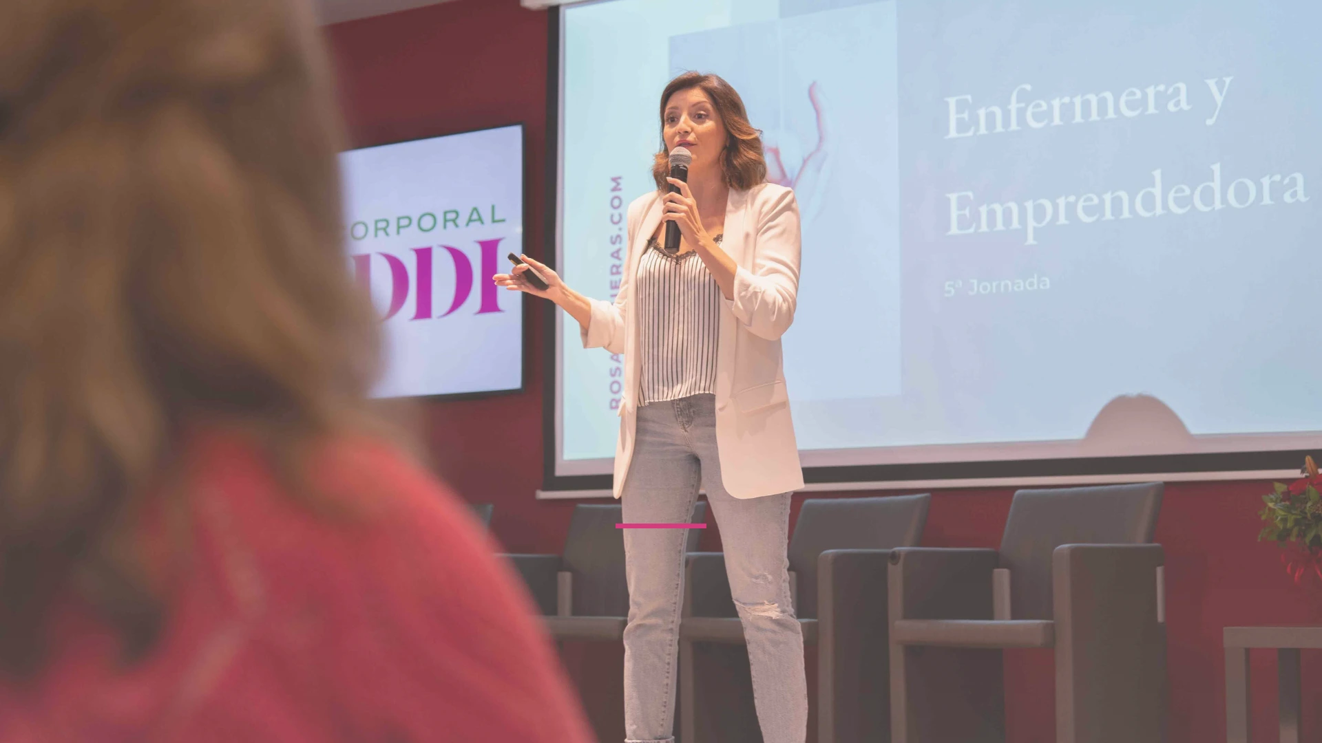 Rosa Piqueras, coach ejecutiva y sistémica de equipos, durante una ponencia sobre liderazgo