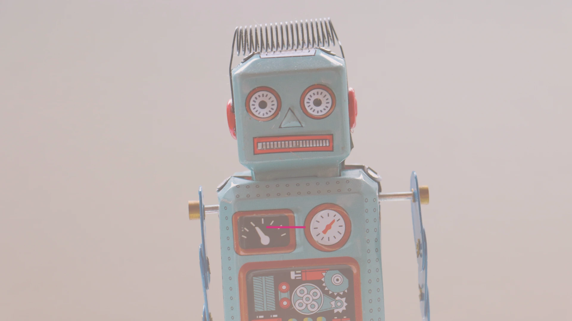 Robot de hojalata antiguo con expresión rígida, metáfora de la herramienta que ejecuta sin criterio ni espacio para pensar